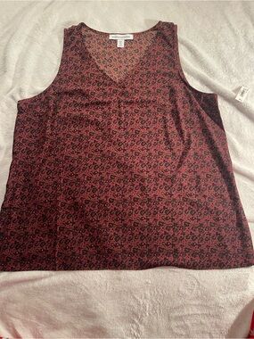 Amazon Essentials Women's Burgundy and Black Floral V-Neck Tank